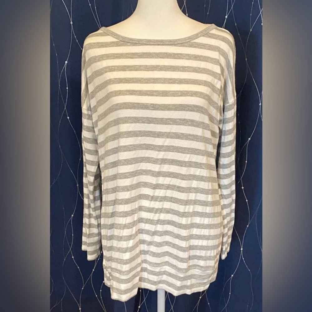 A Pea in the Pod Striped Gray & White Long Sleeve Top. Size M. Some Stretch - Picture 2 of 12